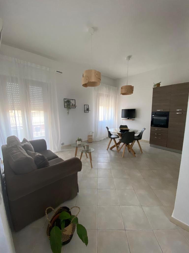 Civico 16A - Apartment - With Private Parking Quartu SantʼElena Buitenkant foto